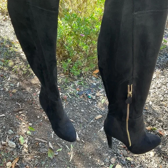 Thigh high black suede boots - Picture 4 of 12